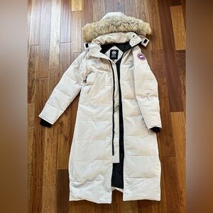 Womens Canada Goose long parka